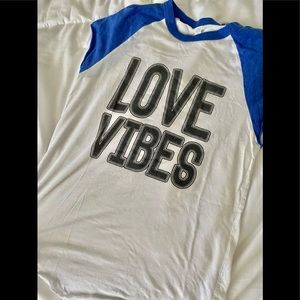 LOVE VIBES MUSCLE SHIRT